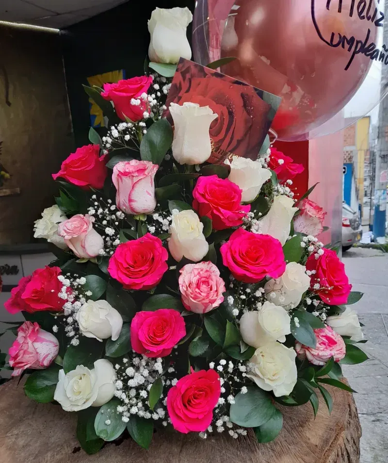 Arreglo de Cumpleaños con Globo Sorpresa a domicilio en Manizales — Jardín Primavera Floristería