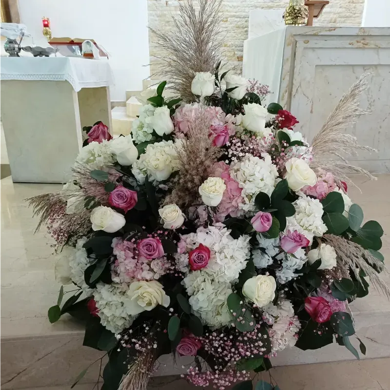 Arreglo Floral para Evento Corporativo a domicilio en Manizales — Jardín Primavera Floristería