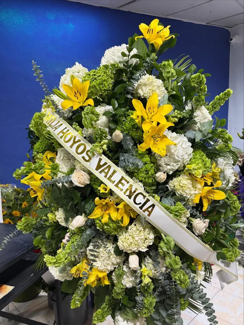 Base Floral de Recordatorio a domicilio en Manizales — Jardín Primavera Floristería
