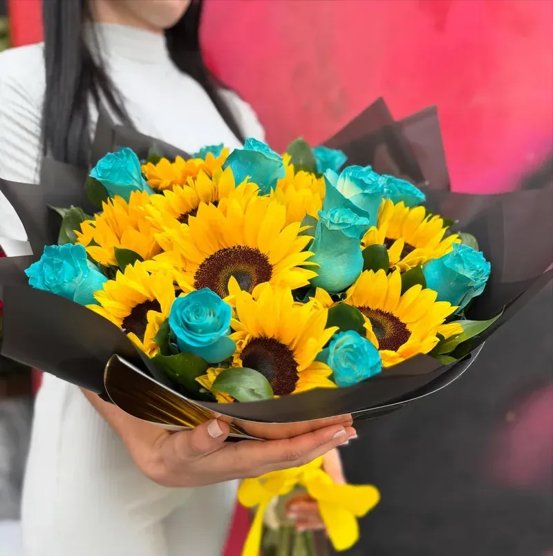 Caja Decorativa de Girasoles a domicilio en Manizales — Jardín Primavera Floristería