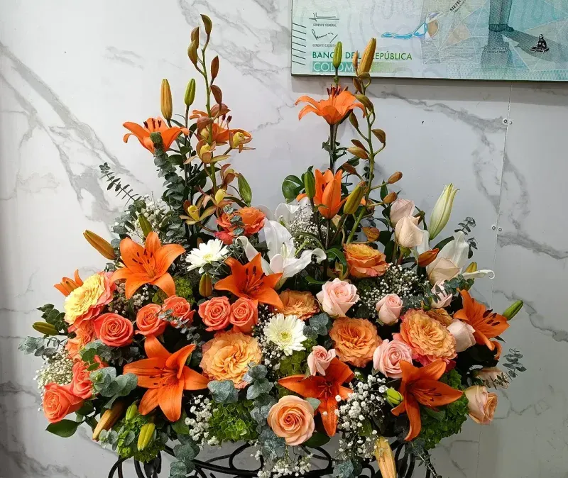Arreglo Floral Mixto Clásico a domicilio en Manizales — Jardín Primavera Floristería