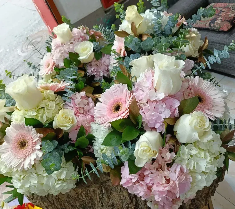 Ramo de Flores Silvestres a domicilio en Manizales — Jardín Primavera Floristería