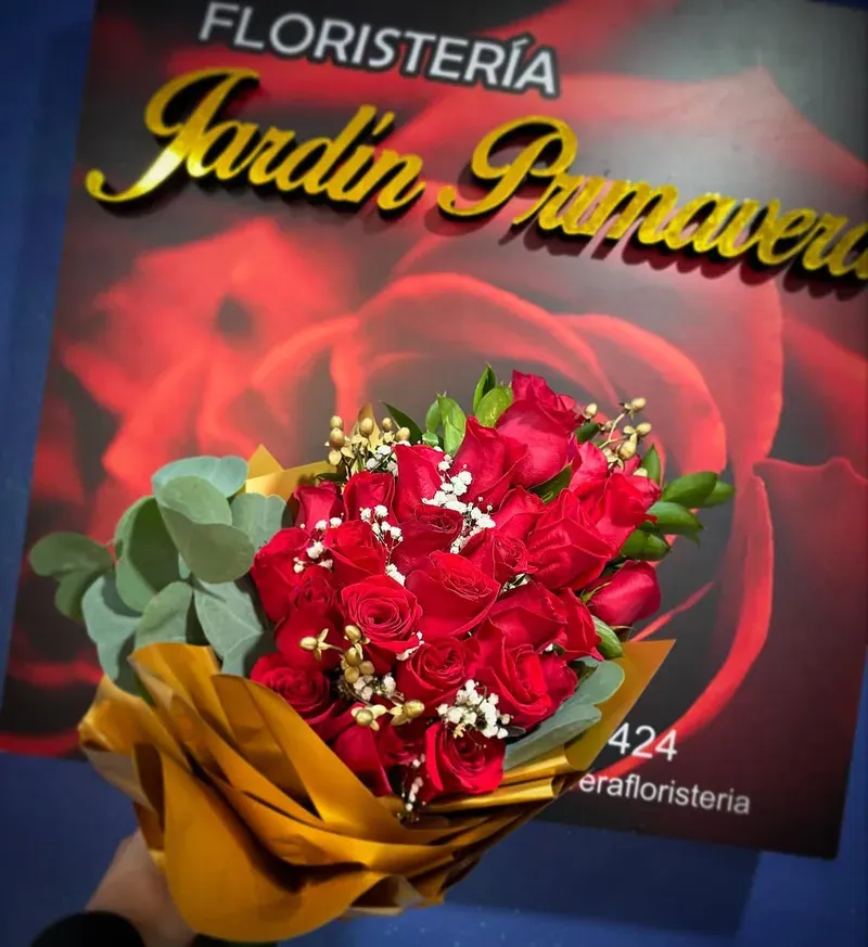 Ramo de Lirios y Rosas a domicilio en Manizales — Jardín Primavera Floristería