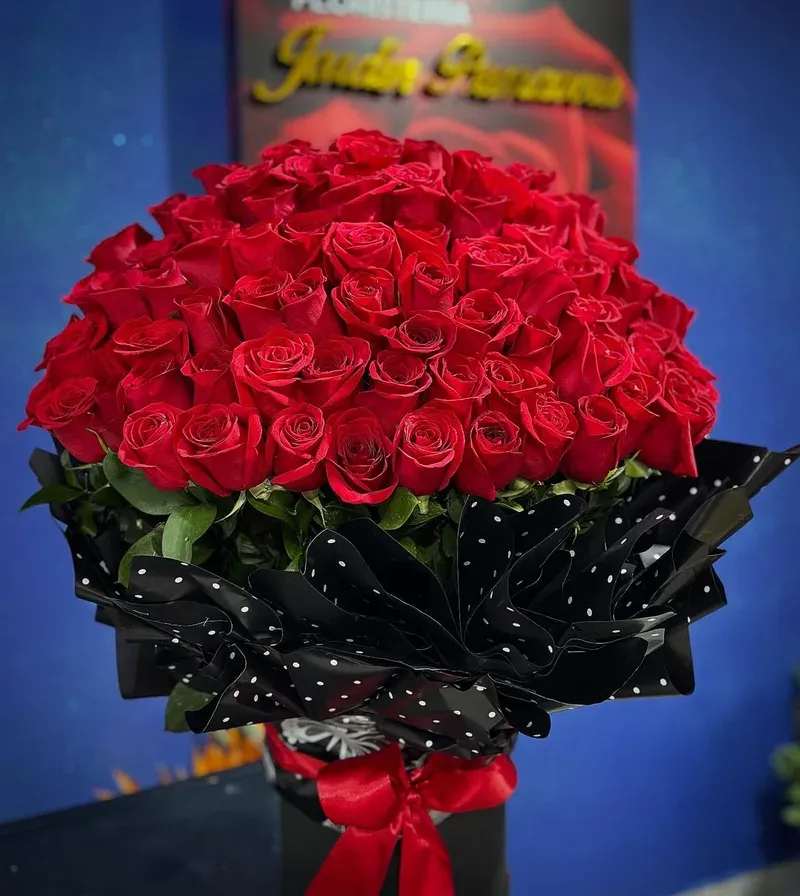 Ramo Floral en Tonos Morados a domicilio en Manizales — Jardín Primavera Floristería